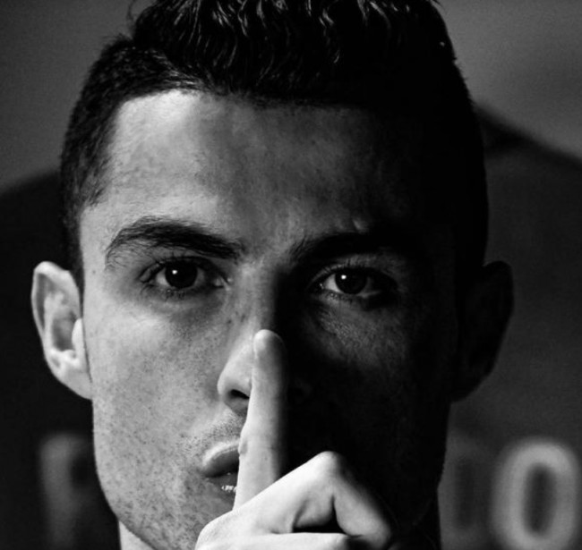 足球曼城后防核心伤缺三周，赛程压力巨大