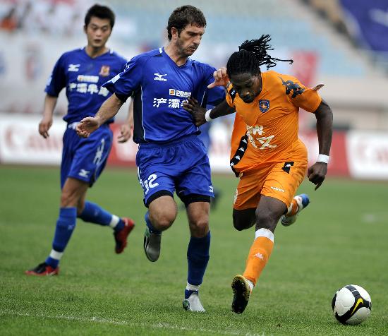 亚沙里稳健复出，80次传球仅失误6次，并送出一次全场最佳进攻机会的长传