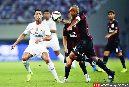 詹姆斯：末节我们给了太阳追分机会 因为让他们频繁站上罚球线（詹姆斯：末节犯规过多，太阳靠罚球迫近比分）