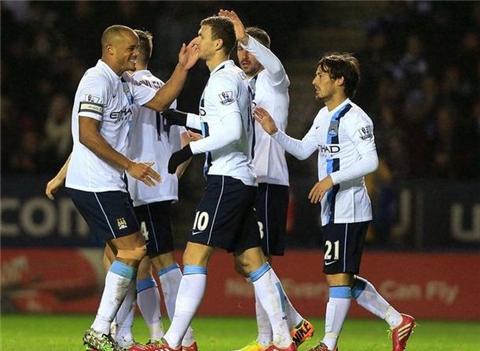 中国女棒加强战术演练