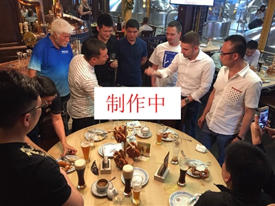 混合团体世界杯！张本智和又崩盘了！决胜时刻被打的毫无还手之力